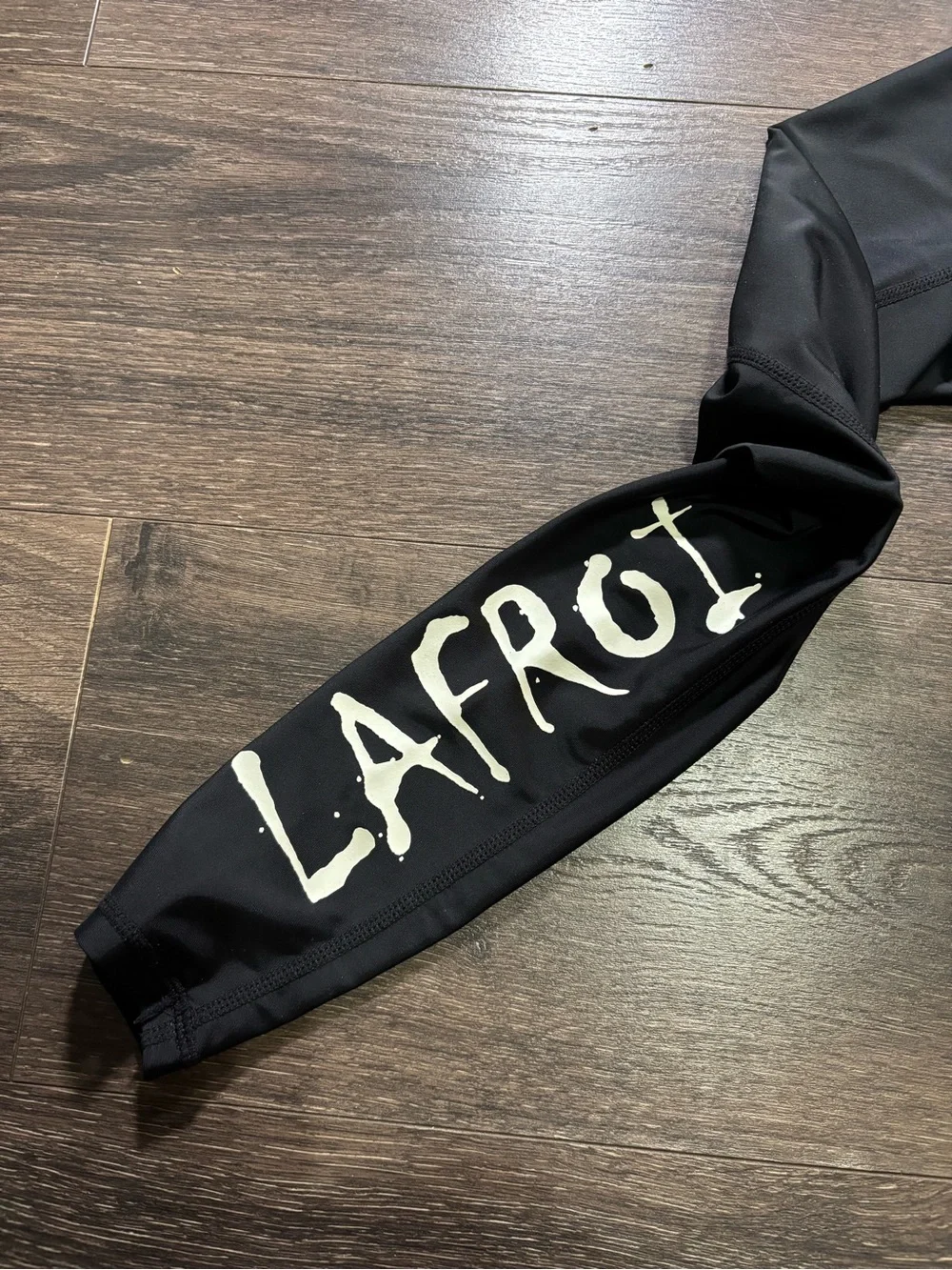 Lafroi Men’s Black Long-Sleeve Rash Guard Athletic Top Medium